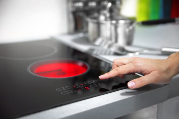 Faulty oven heating element being replaced by appliance repair engineer in Birmingham Faulty oven heating element being replaced by appliance repair engineer in Birmingham
